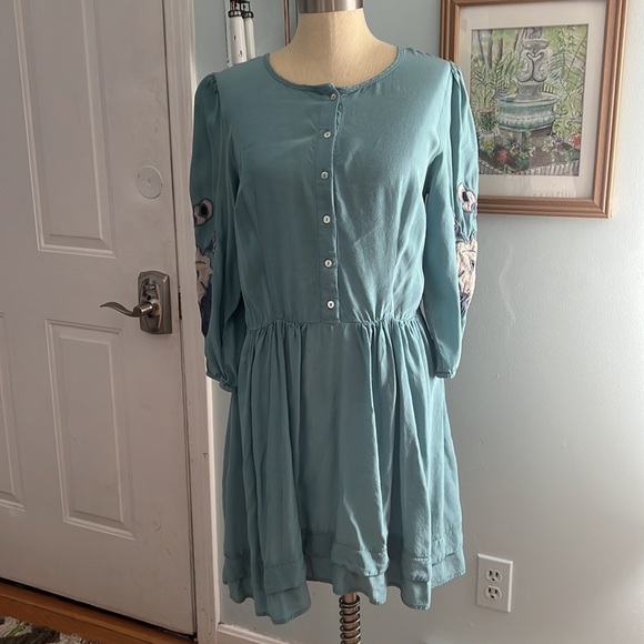 Free People Appliqué Sleeve Dress size Medium - Picture 1 of 10